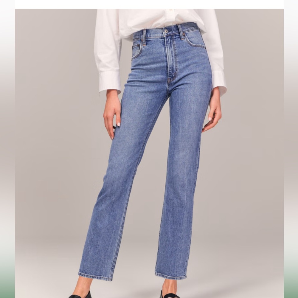 Abercrombie Ultra High Rise Ankle Straight Jean size 28 Tall